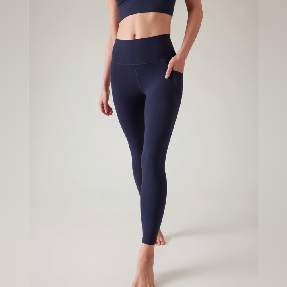 Athleta SALUTATION STASH POCKET I 7/8 TIGHT